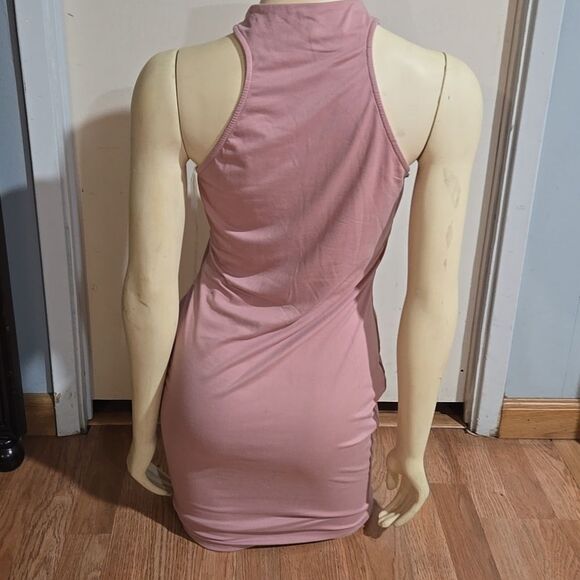 Elegant Pink Sleeveless Dress - Picture 3 of 14